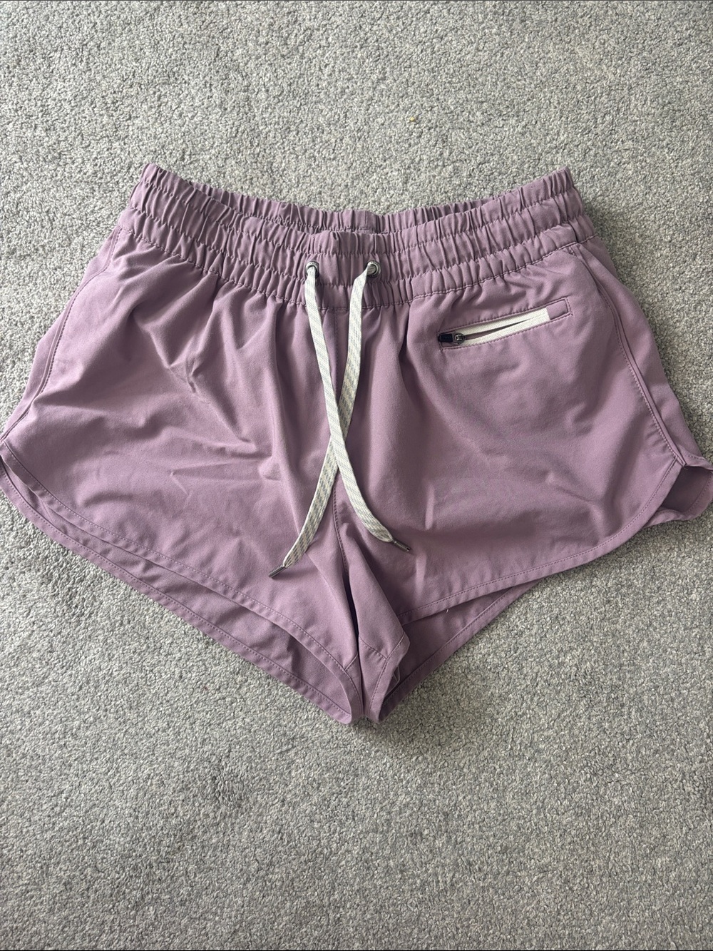 Women’s Vuori Shorts small